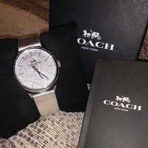 🖤🤍Stunning Coach Time-Piece🤍🖤